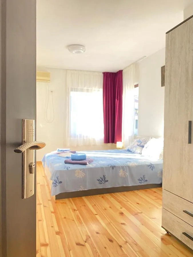 Lovely 2 Bedroom Apartment For 6 Guest In בורגאס בולגריה