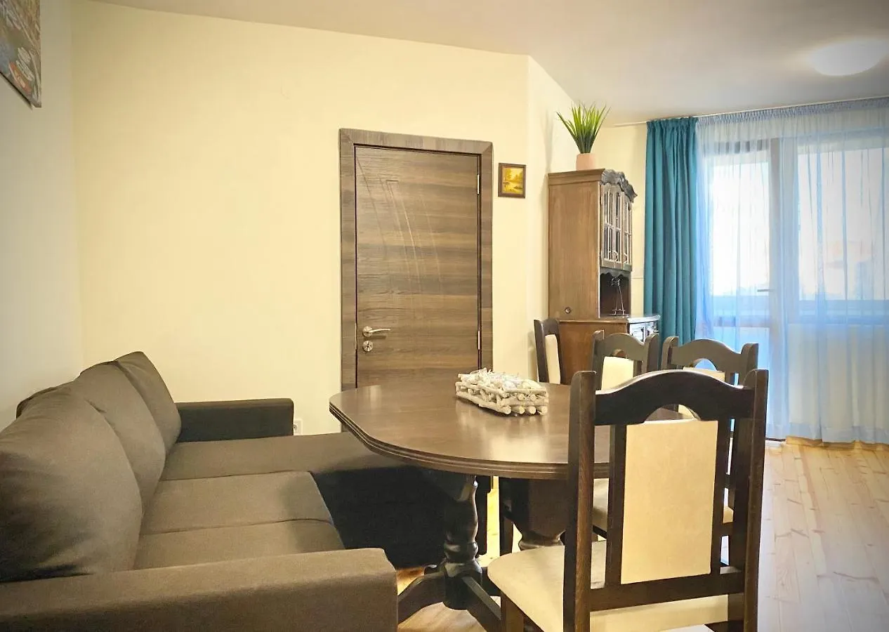 Lovely 2 Bedroom Apartment For 6 Guest In בורגאס