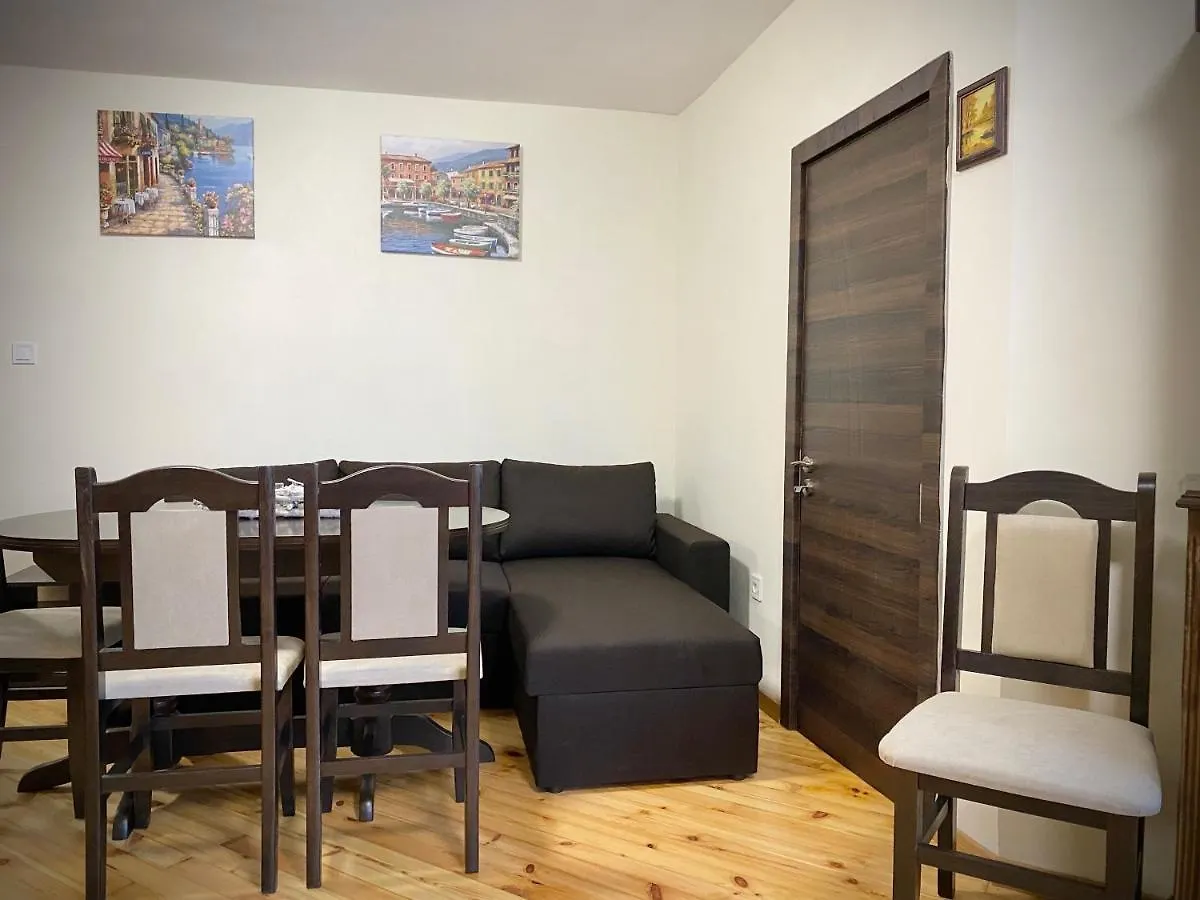 Lovely 2 Bedroom Apartment For 6 Guest In בורגאס