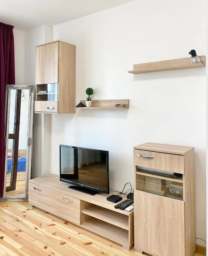 Lovely 2 Bedroom Apartment For 6 Guest In בורגאס 0*,