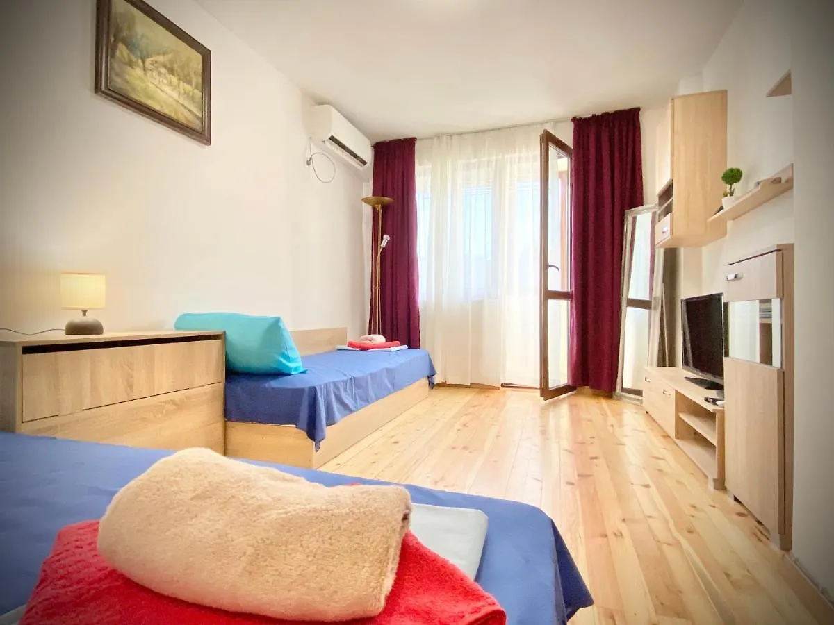 Lovely 2 Bedroom Apartment For 6 Guest In בורגאס בולגריה