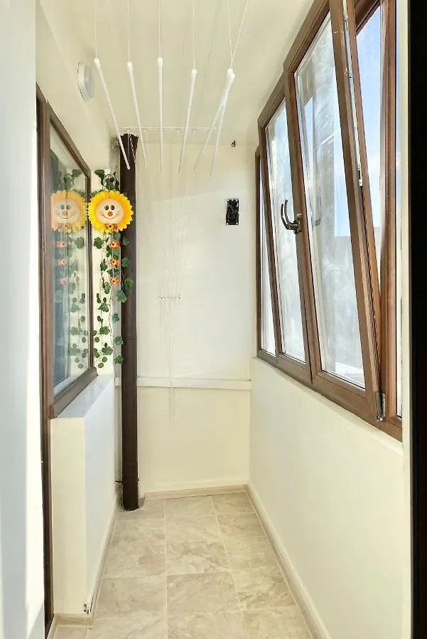 Lovely 2 Bedroom Apartment For 6 Guest In בורגאס